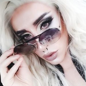 Meet your Posher, Mio